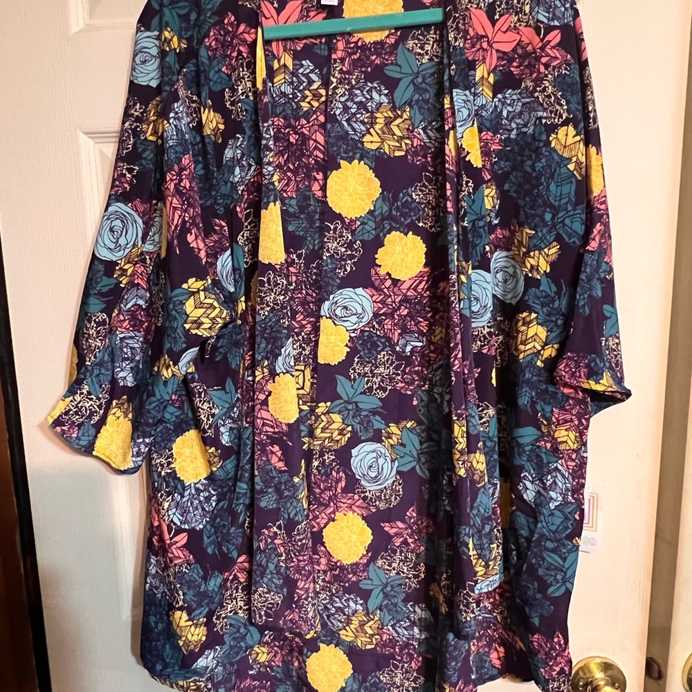 Floral LulaRoe Lindsay